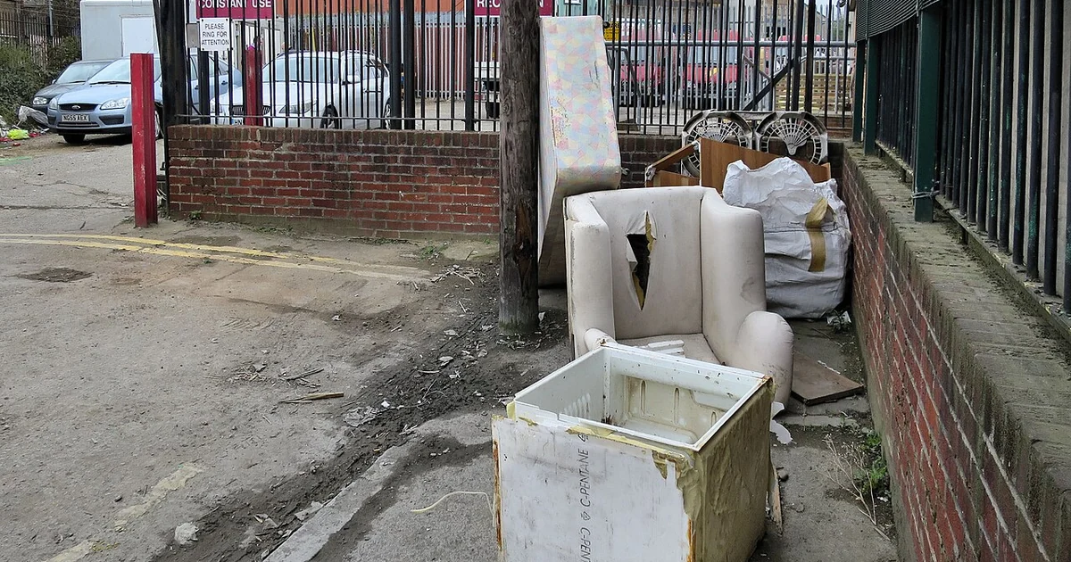 Saturday 28 March 2015. As part of a "consultation" event about Haringey's regeneration plans for our area, residents and other people were invited to visit two "creative industries" initiatives. One was at Gaunson House, Markfield Road, To